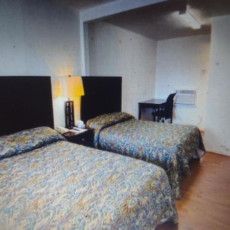 Budget Inn & Suites -Super-Ice Cold Spotless Rooms- Door-To-Door Lit Parking & Lowest Price Plus Hbo Max,Spanish Tv, Internet Free!! Freer Eksteriør bilde