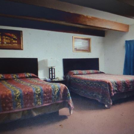 Budget Inn & Suites -Super-Ice Cold Spotless Rooms- Door-To-Door Lit Parking & Lowest Price Plus Hbo Max,Spanish Tv, Internet Free!! Freer Eksteriør bilde