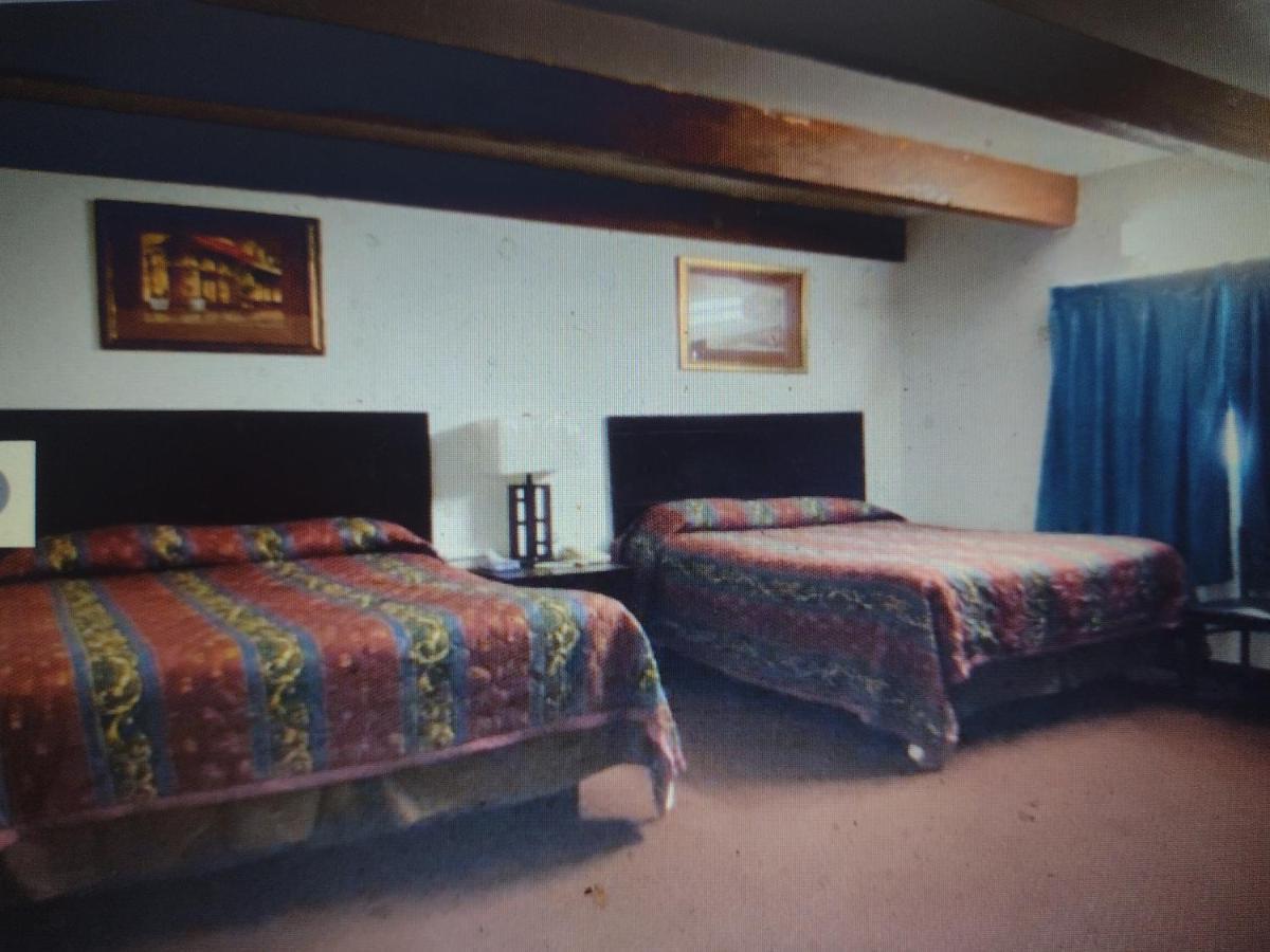 Budget Inn & Suites -Super-Ice Cold Spotless Rooms- Door-To-Door Lit Parking & Lowest Price Plus Hbo Max,Spanish Tv, Internet Free!! Freer Eksteriør bilde
